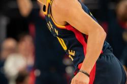 华体会官方入口-勇士主场告急，库里因伤缺席对阵步行者赛